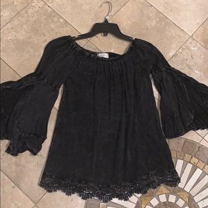 Alter’d State grey/black off the shoulder shirt